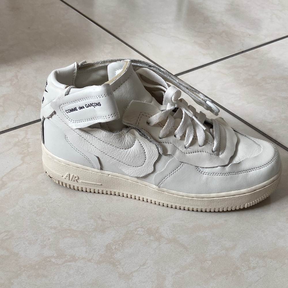 Nike Comme des Garcons White High-Top Sneakers. Lightly worn